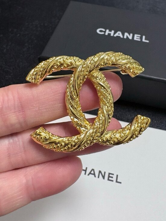 ??Chanel brooch?? main image 5